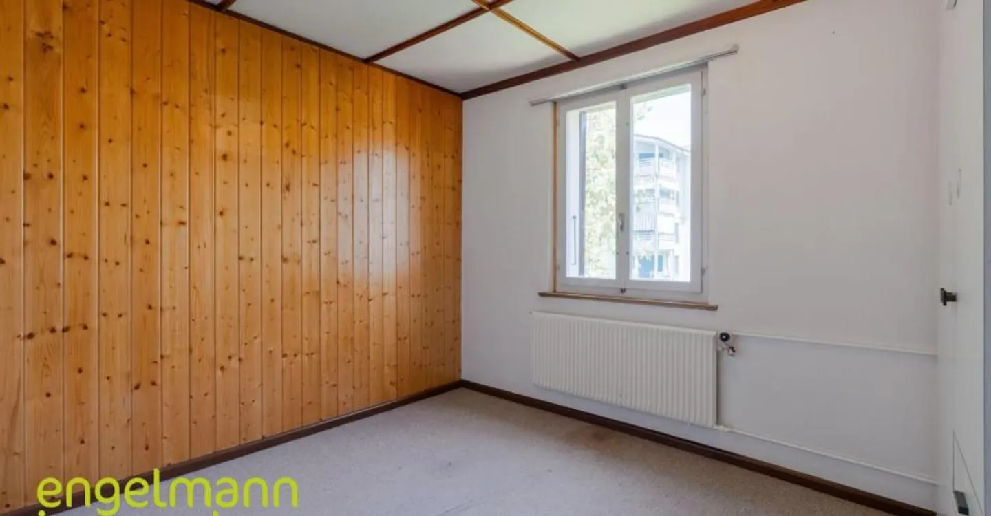 Wohngebäude mit Garagen + Werkstatt - Foto 9 von 13