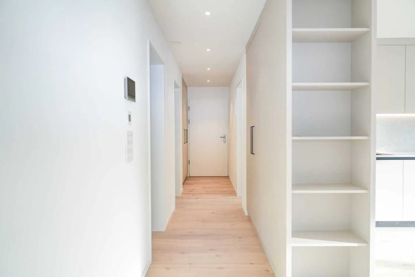 Moderne 4.5-Zi-Wohnung mit grosszügigem Balkon in Grenchen - Foto 5 von 13