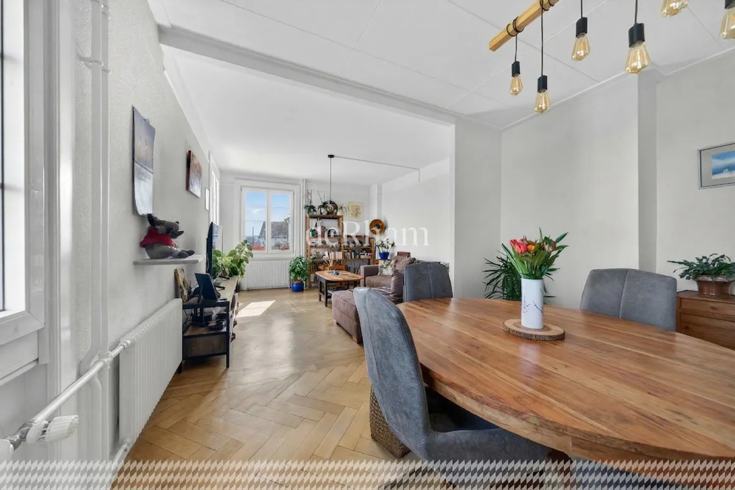 Rental house with three apartments - Photo 2 of 7