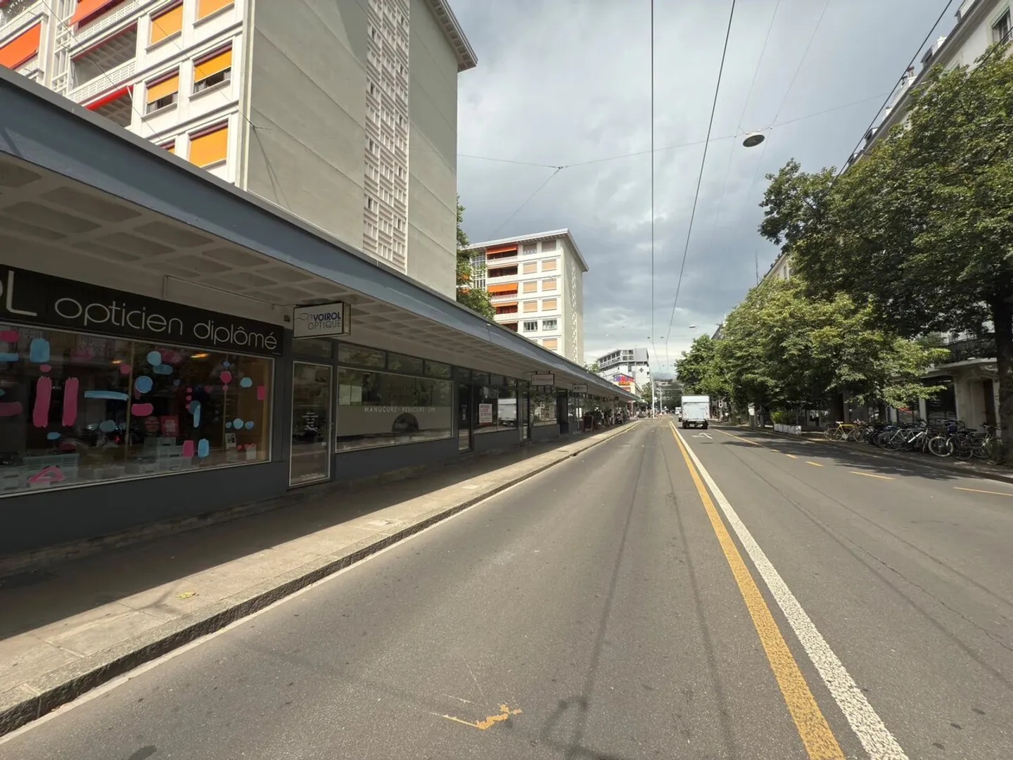 Geräumige Arcade von 189 m² im Herzen von Genf - Foto 2 von 11
