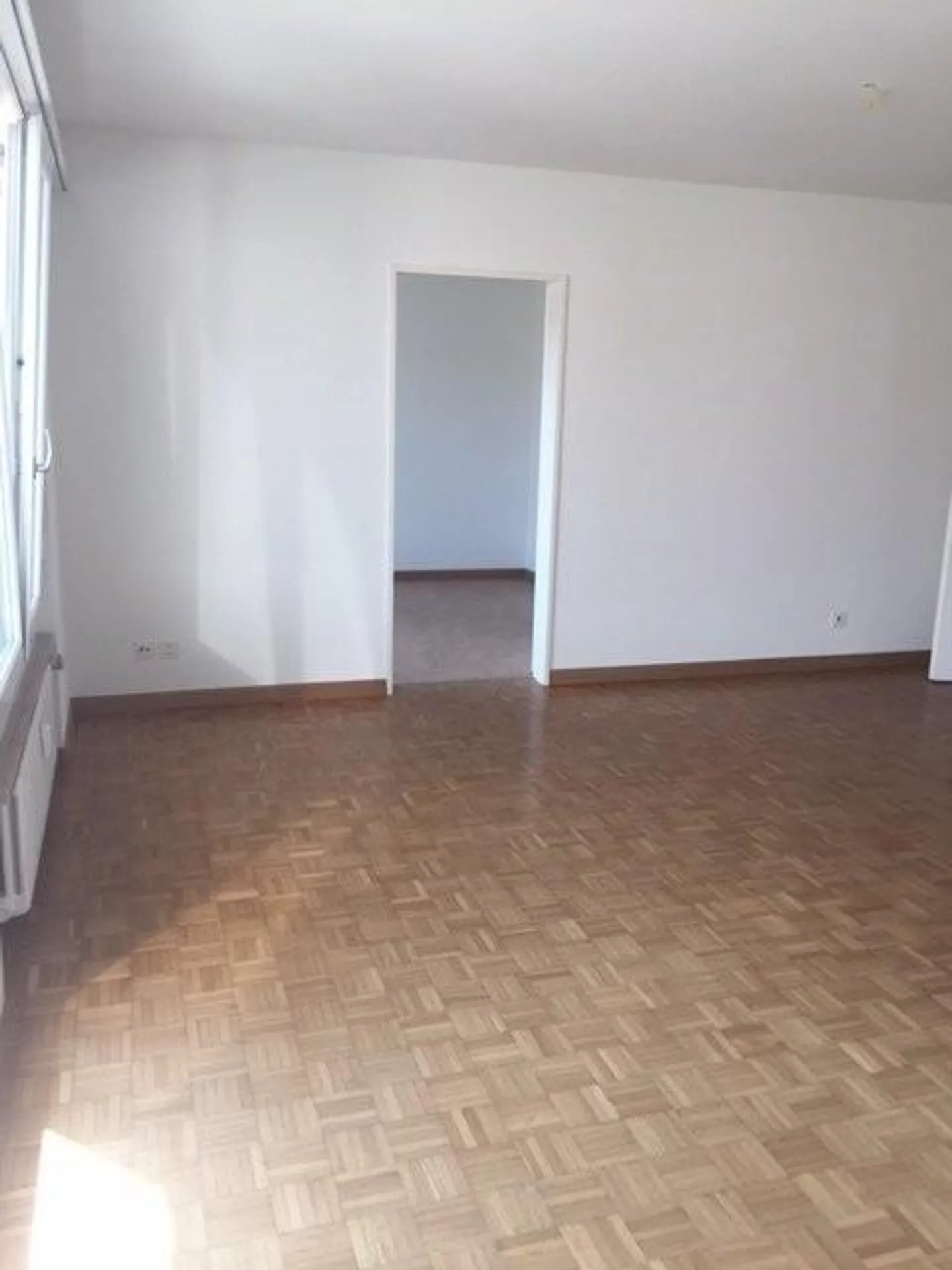 Appartement spacieux et lumineux de 4,5 pièces à distance de marche de la gare - Photo 6 sur 8