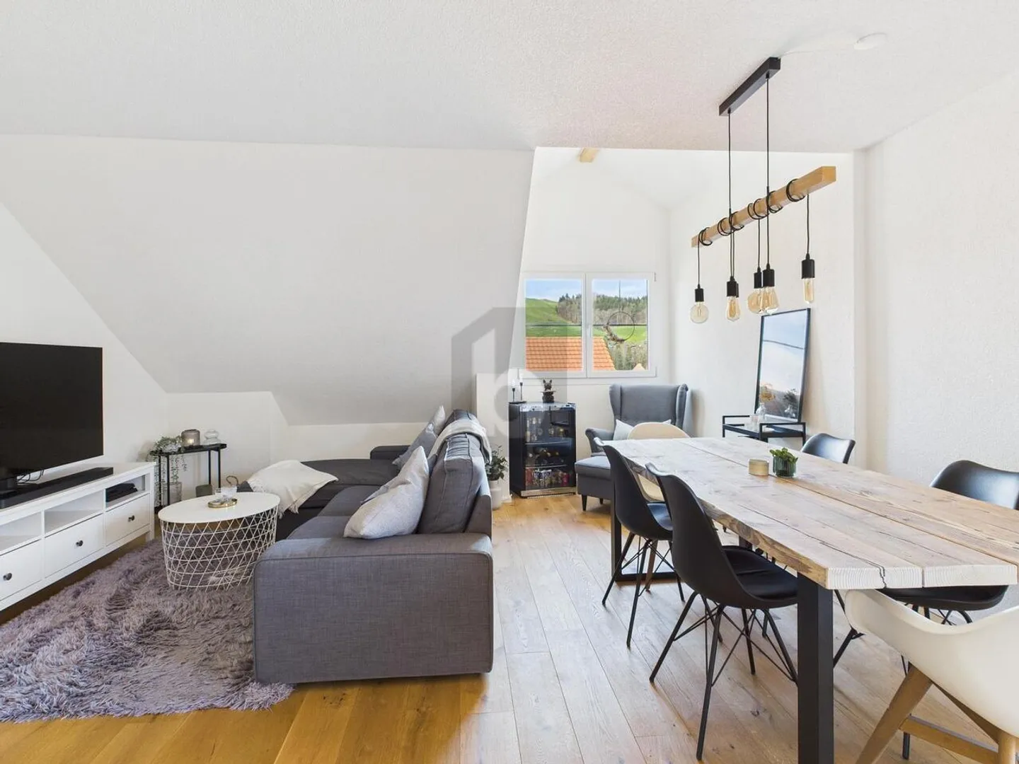 Appartement Charmant avec Balcon - Photo 2 sur 6