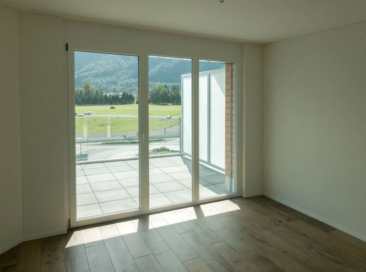 Vivere moderno in una posizione ben collegata - Foto 6 di 8
