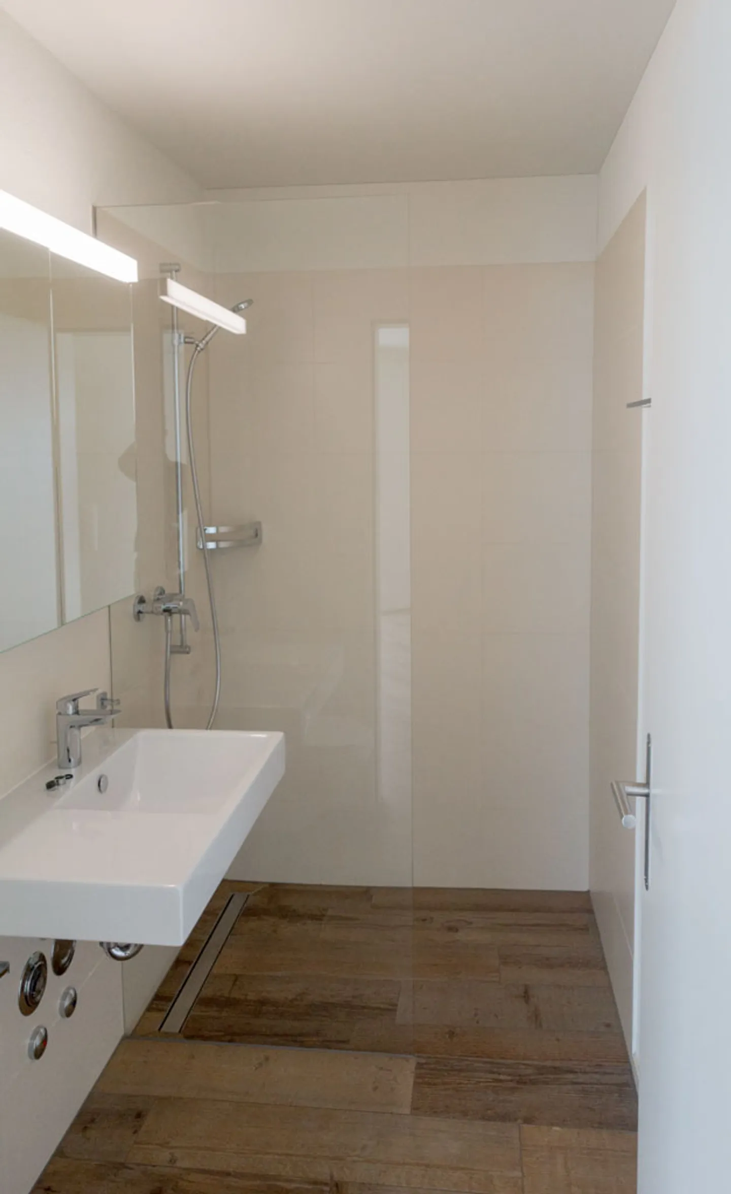 Vivere moderno in una posizione ben collegata - Foto 7 di 8