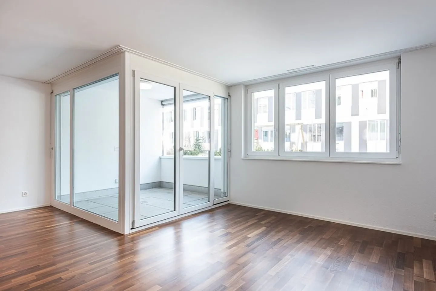 Modern 2.5 Room Apartment - Photo 4 of 6