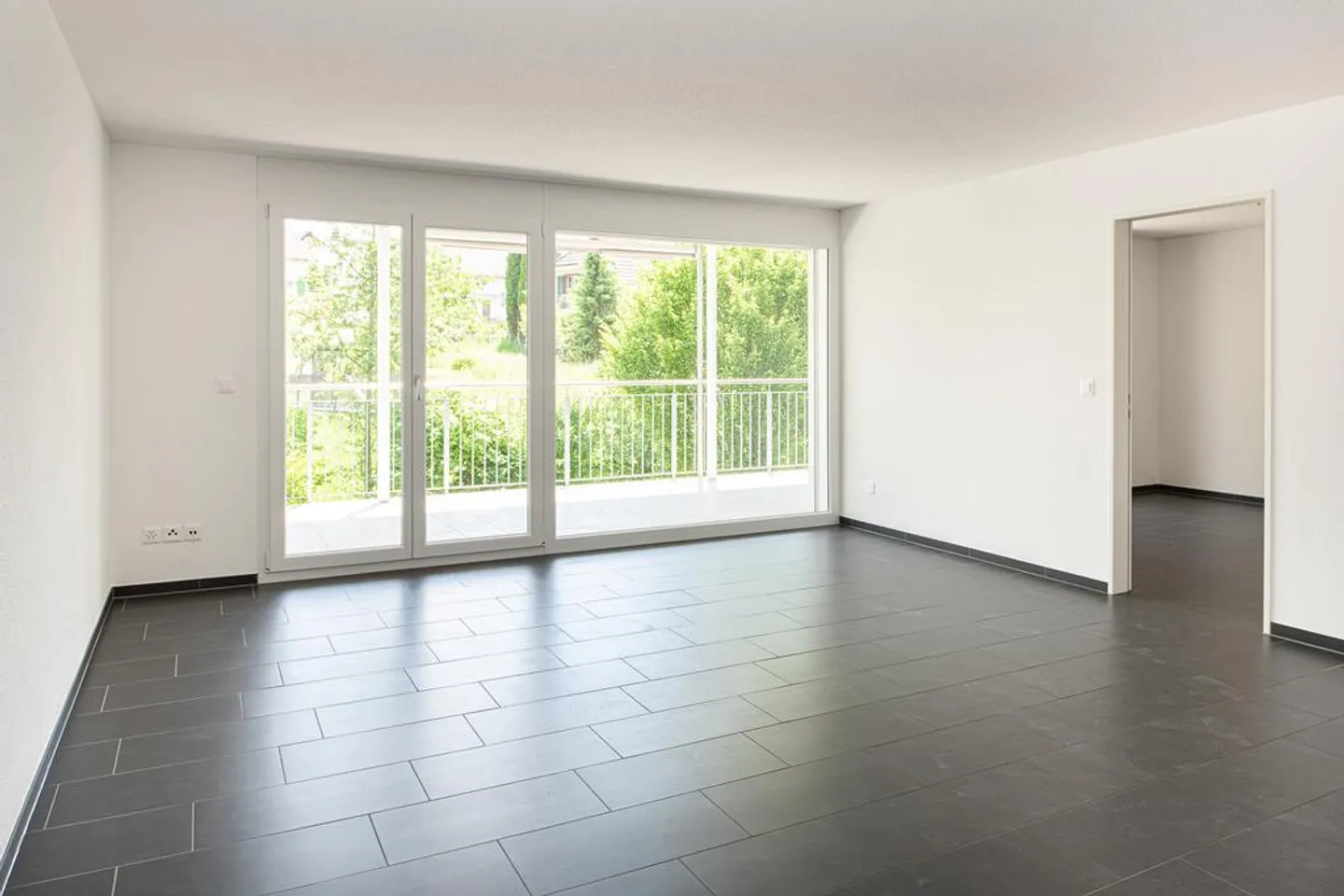 Appartement moderne et confortable de 3,5 pièces - Photo 2 sur 9