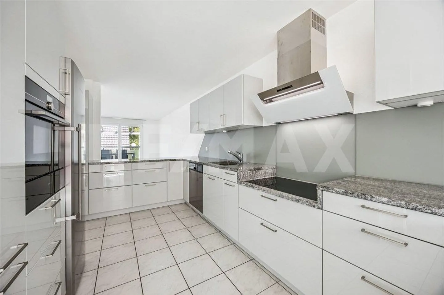 Appartement spacieux de 3 étages avec vue sur le Rhin... - Photo 1 sur 13