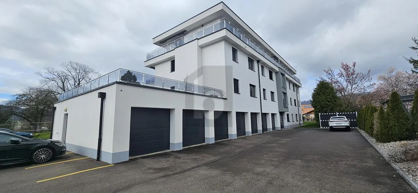 LUMINOSO CON UNA BELLA TERRAZZA - Foto 1 di 6