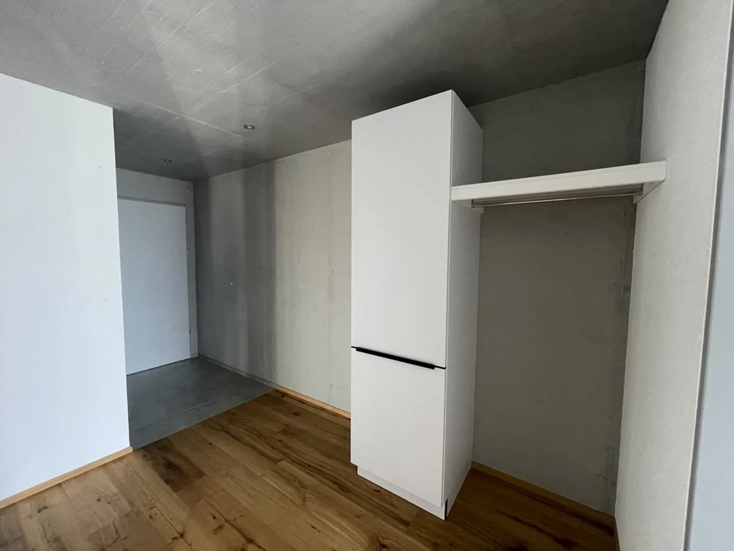 Modern 2.5-Room Apartment - Photo 7 of 9