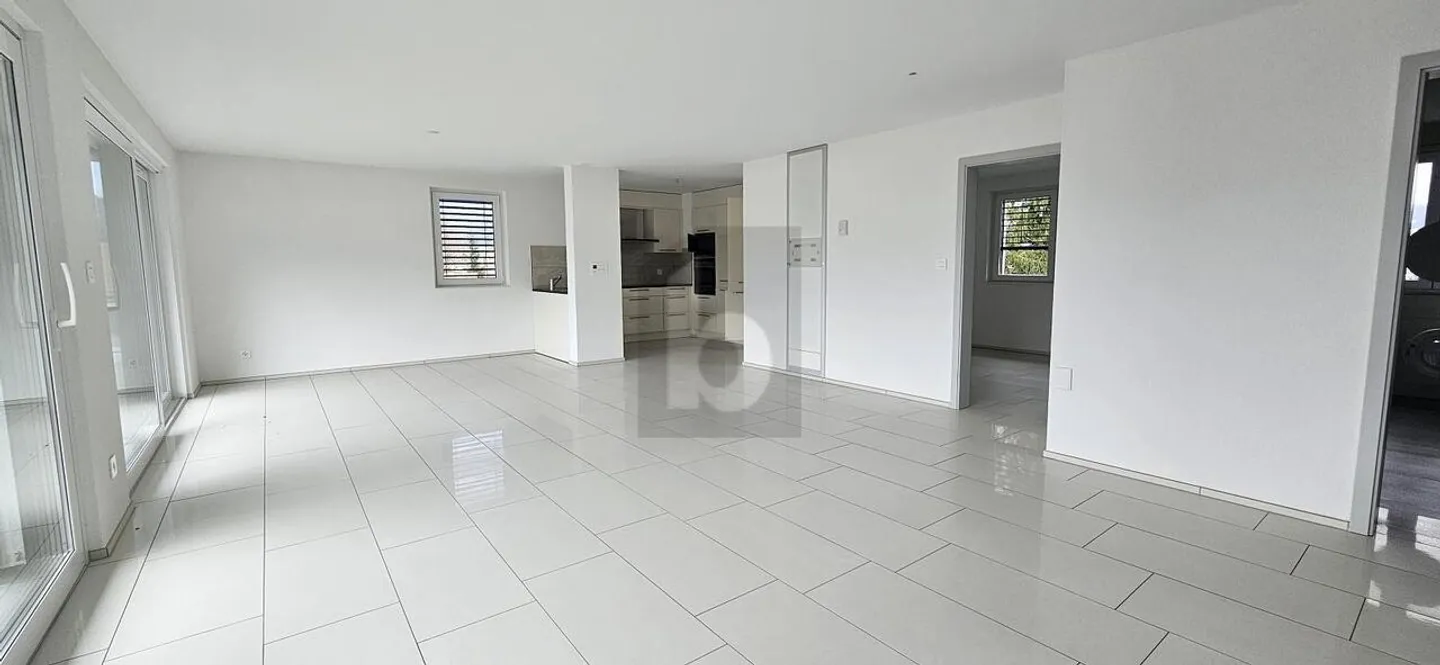 LUMINOSO CON UNA BELLA TERRAZZA - Foto 2 di 6