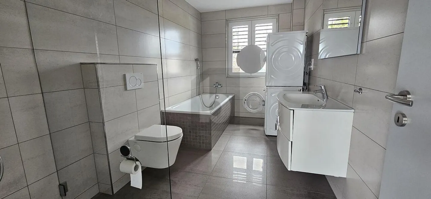 LUMINOSO CON UNA BELLA TERRAZZA - Foto 3 di 6