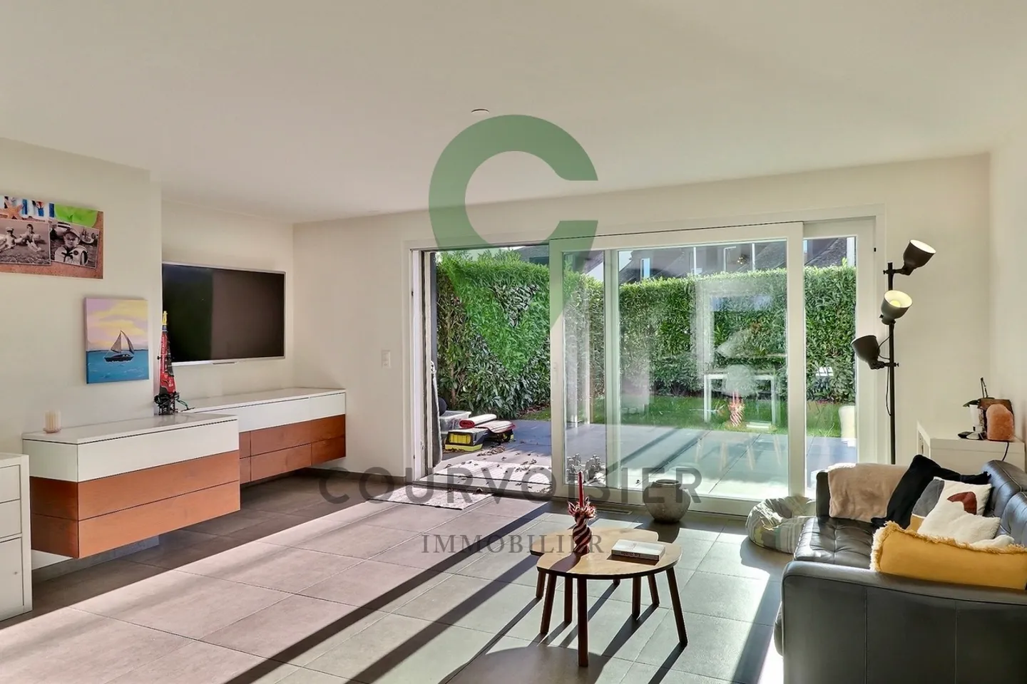 Magnifique appartement PPE de 4,5 pièces en rez-de-jardin - Photo 2 sur 11