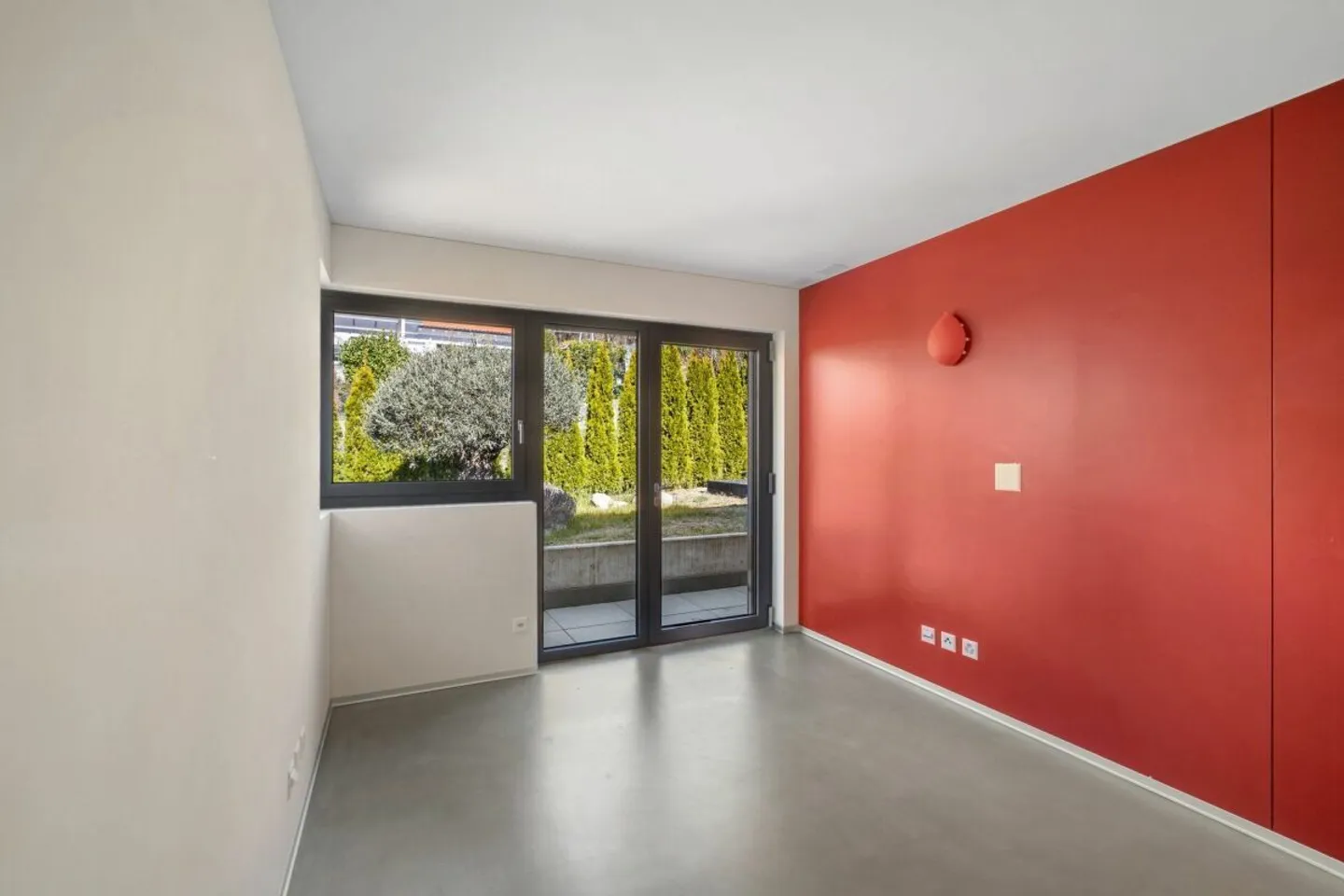 Villa contemporanea con due giardini e vista panoramica - Foto 6 di 10