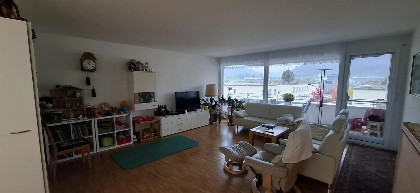 Sissach emplacement parfait - appartement 4.5 pièces (4450) - Photo 2 sur 12