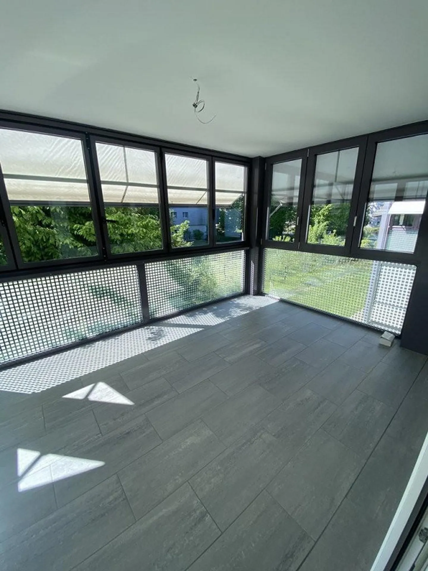 Appartamento moderno in una proprietà ben tenuta - Foto 2 di 10