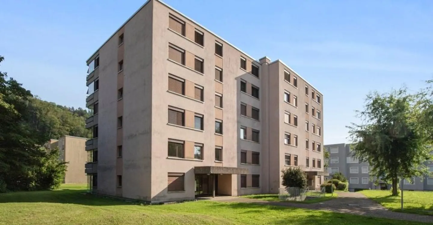 3.5 Room Apartment in a Quiet Location with TOP View for Rent - Photo 1 of 5
