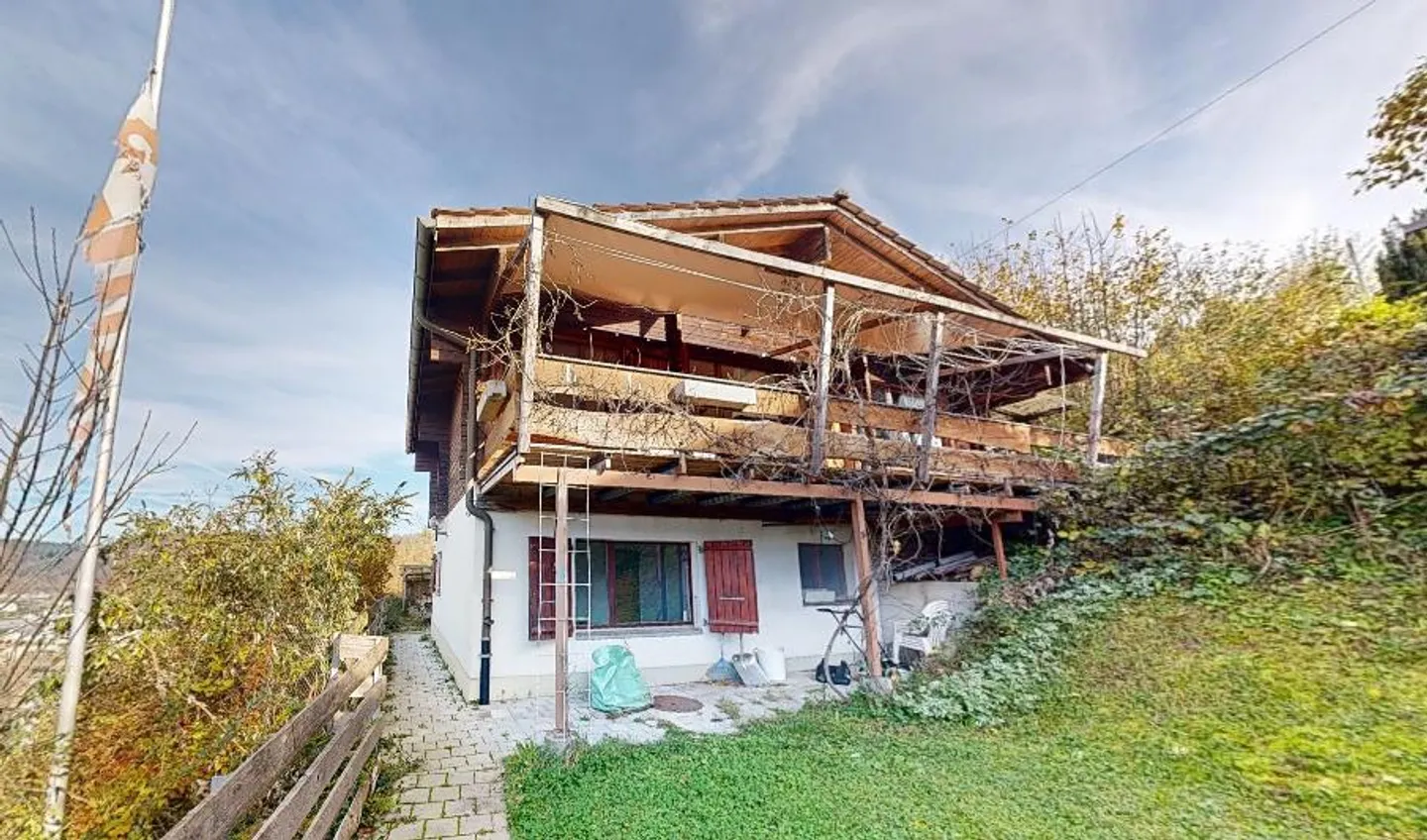 Haus in Hölstein - Photo 1 of 10