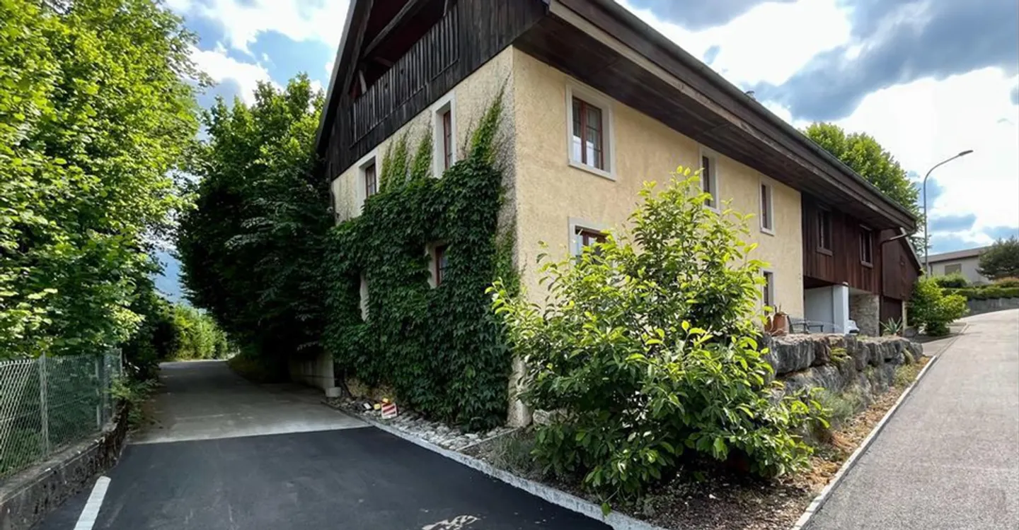 Maison familiale charmante avec jardin - Photo 3 sur 12