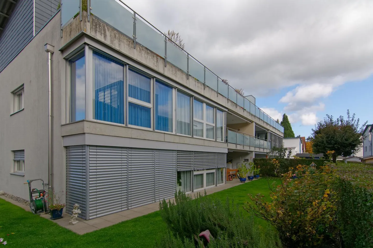 Condominio soleggiato di 5,5 stanze con ascensore al 1° piano - Foto 7 di 7