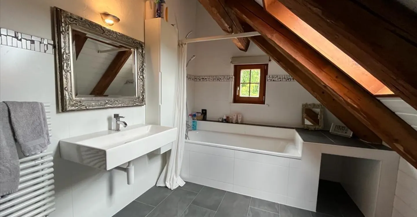 Maison familiale charmante avec jardin - Photo 10 sur 12