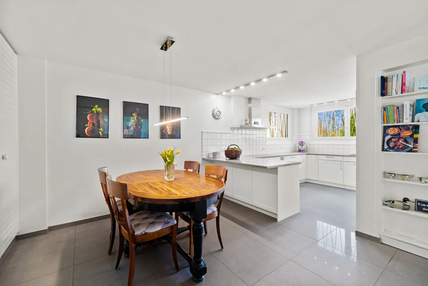 Elegantes Familienhaus mit Pool - Foto 11 von 13