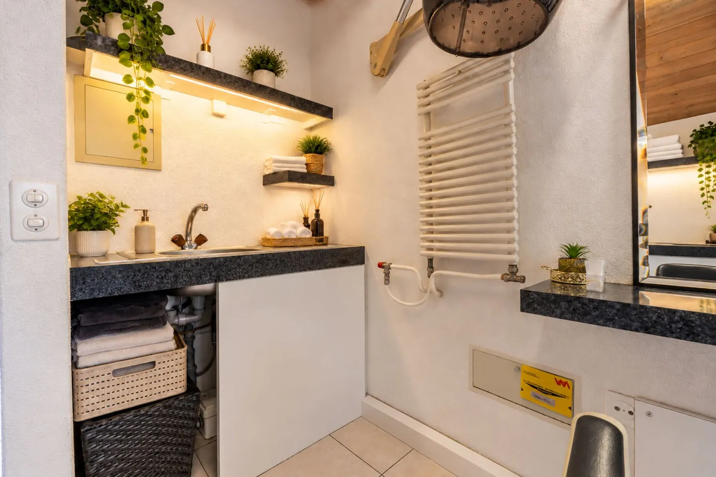 Charming Studio with Potential - Photo 5 of 7