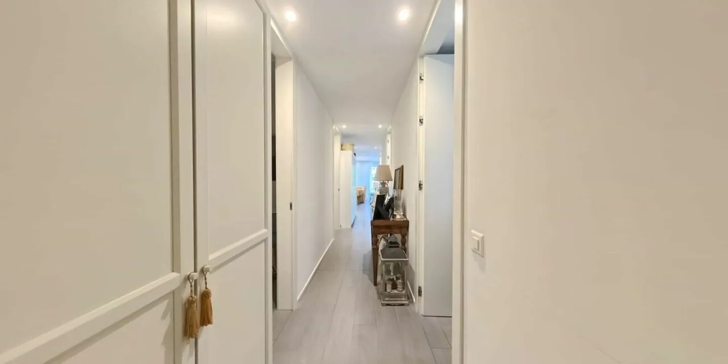 Moderno, di design, luminoso ed elegante - Foto 6 di 7