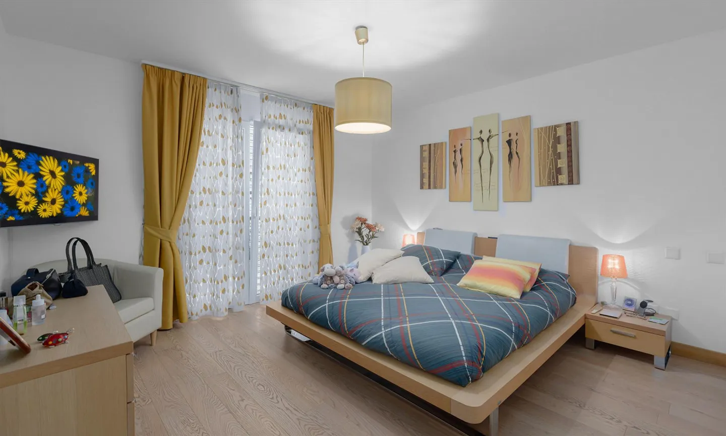 Moderno appartamento di 5,5 stanze con piscina a Pregassona - Foto 3 di 10