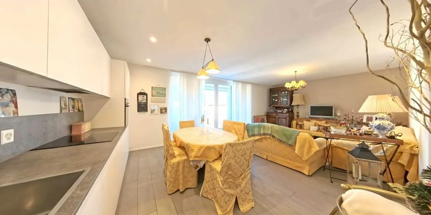 Moderno, di design, luminoso ed elegante - Foto 3 di 7