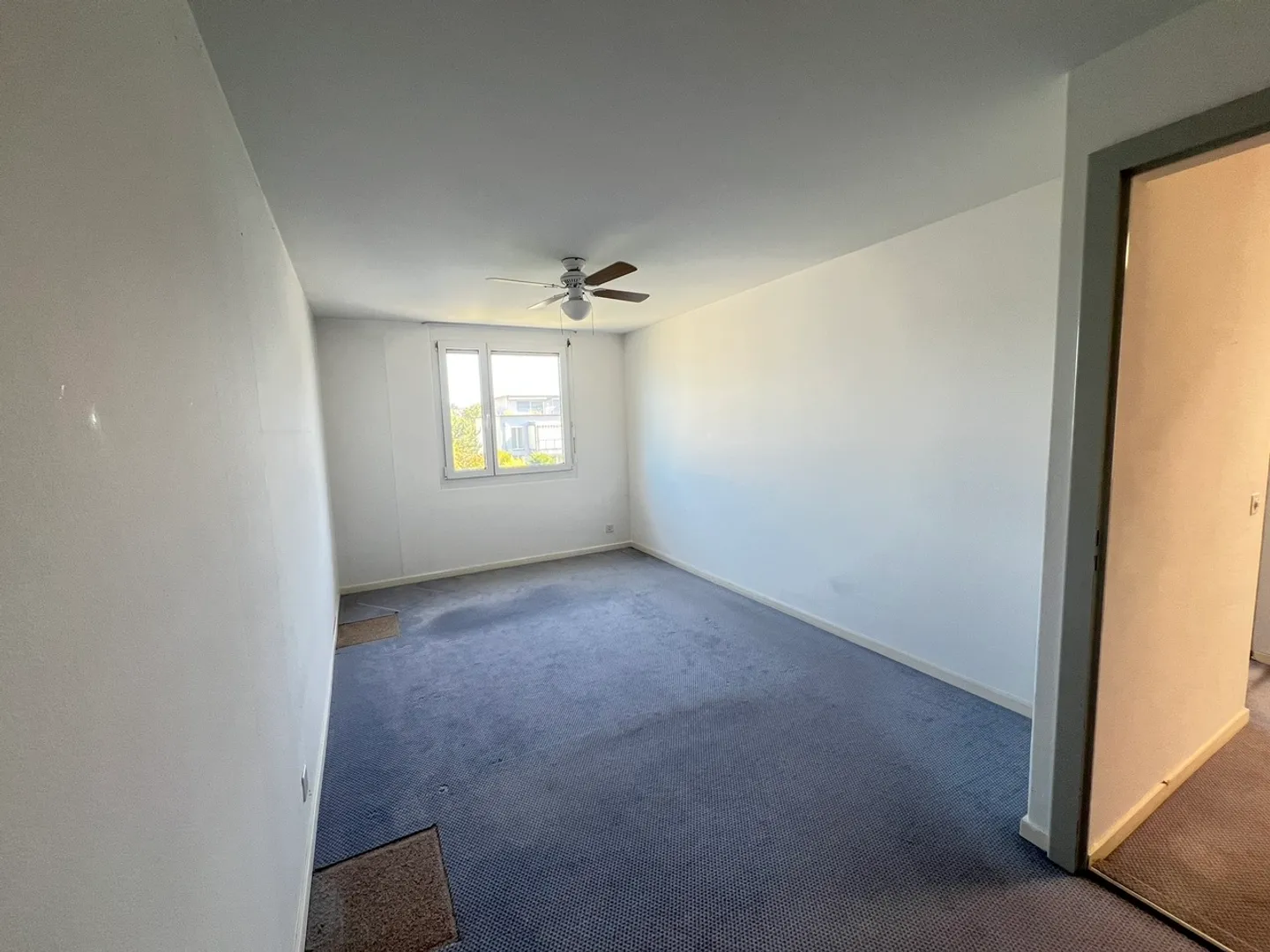 Row house for sale - Photo 11 of 13