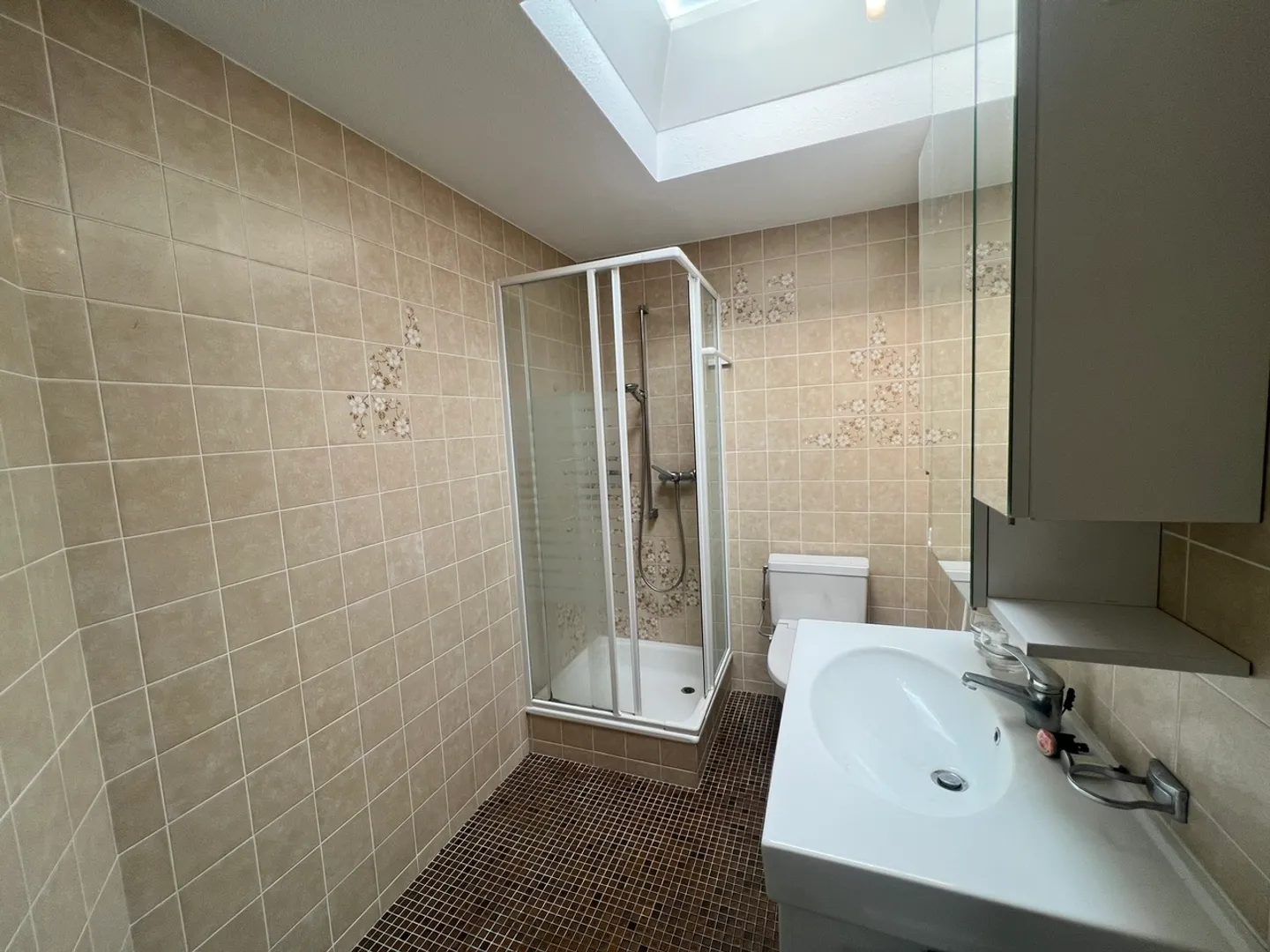 Row house for sale - Photo 12 of 13