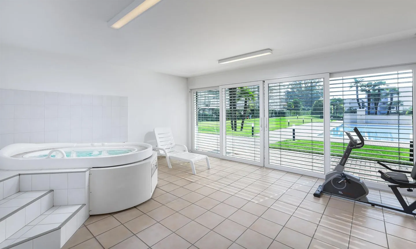Moderno appartamento di 5,5 stanze con piscina a Pregassona - Foto 7 di 10