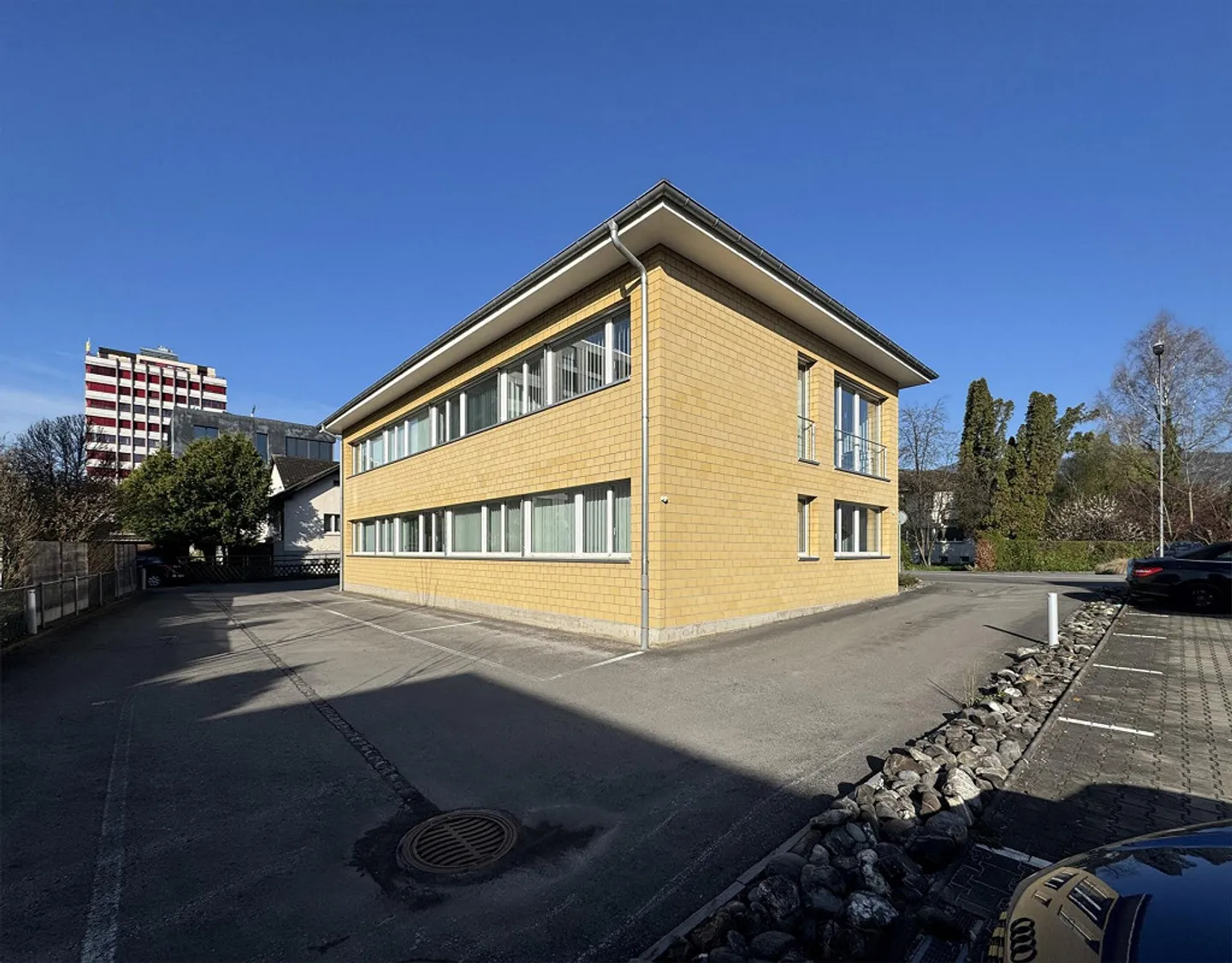 Stilvolles Bürogebäude zur Miete - Foto 3 von 10