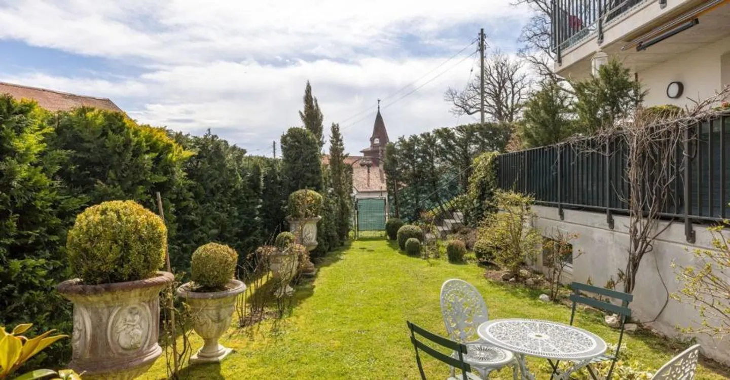Villa contemporanea a Coppet - Foto 3 di 11