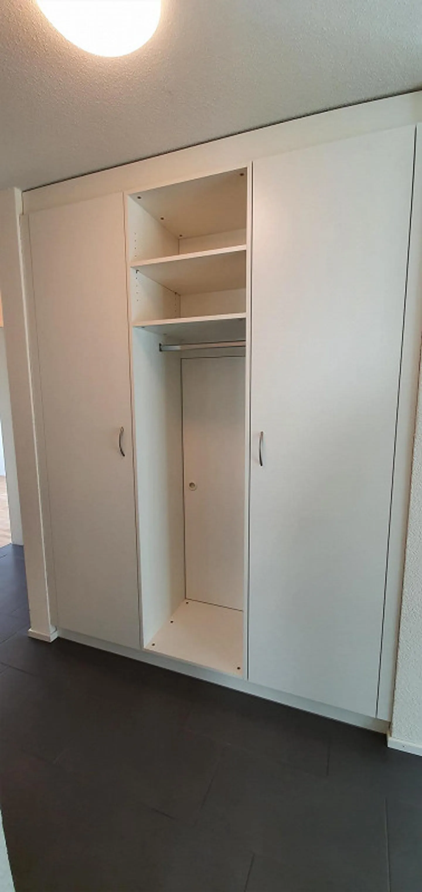 Appartamento di 3,5 stanze ben posizionato al piano terra con area giardino - Foto 14 di 24