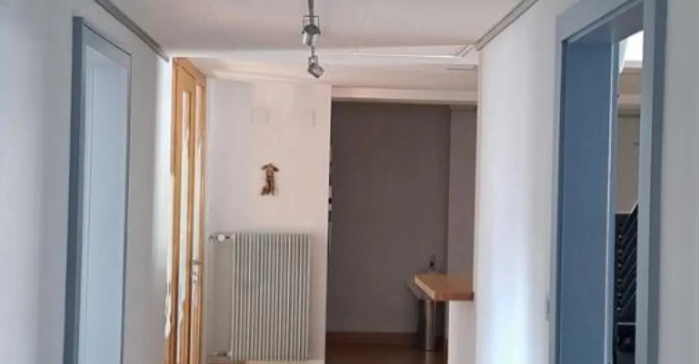 LARGE OFFICE WITH CHARACTER FOR RENT IN DOWNTOWN MARTIGNY - Photo 4 of 10