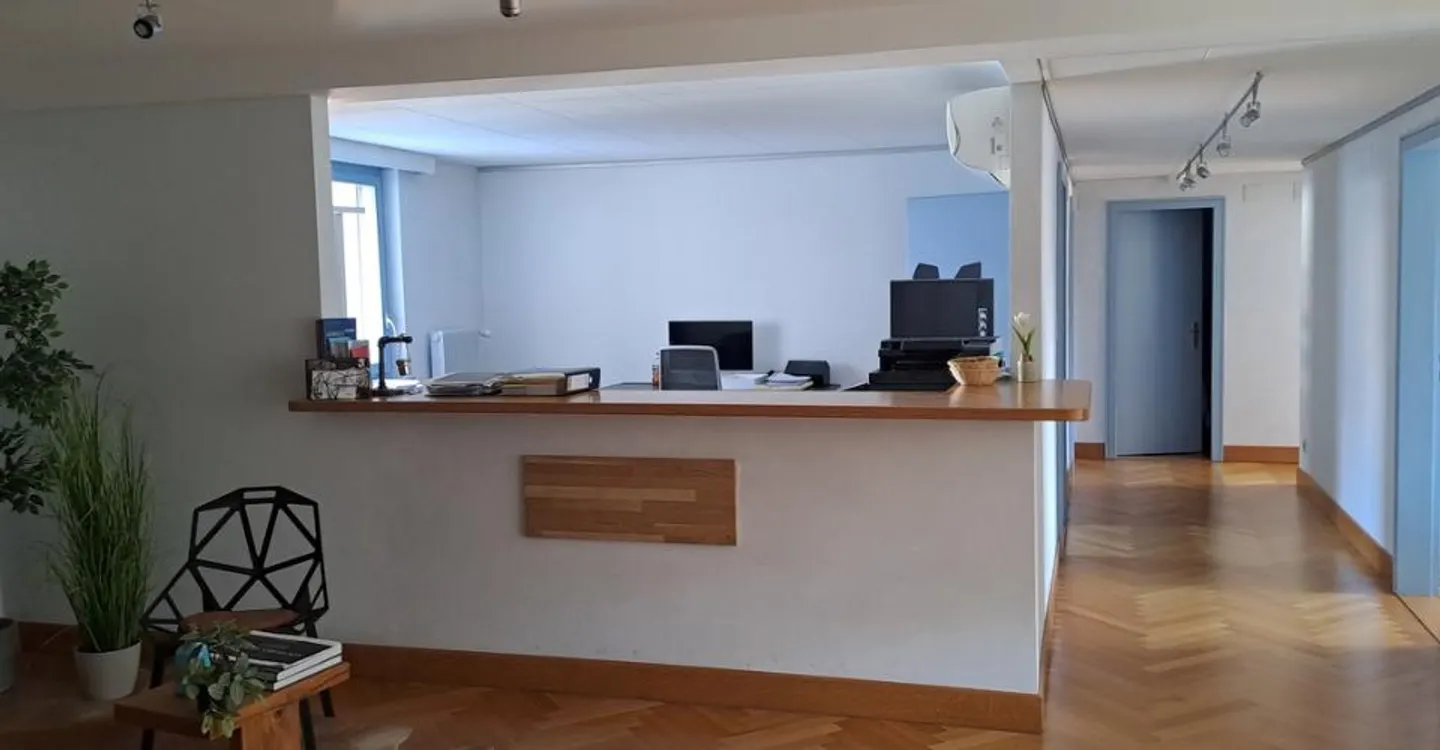 LARGE OFFICE WITH CHARACTER FOR RENT IN DOWNTOWN MARTIGNY - Photo 1 of 10