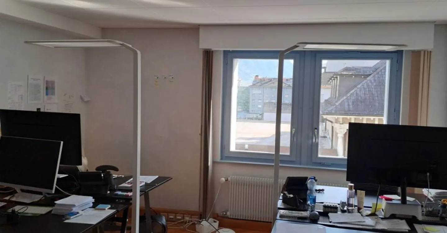 LARGE OFFICE WITH CHARACTER FOR RENT IN DOWNTOWN MARTIGNY - Photo 6 of 10