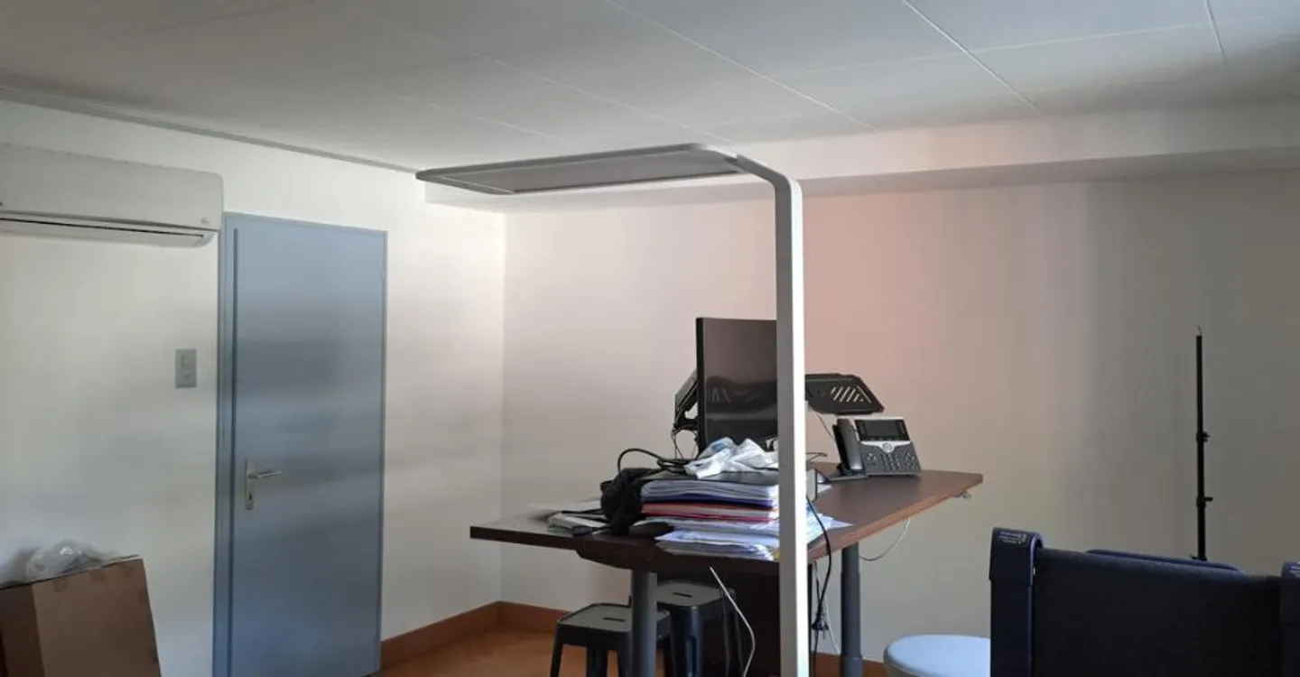 LARGE OFFICE WITH CHARACTER FOR RENT IN DOWNTOWN MARTIGNY - Photo 10 of 10