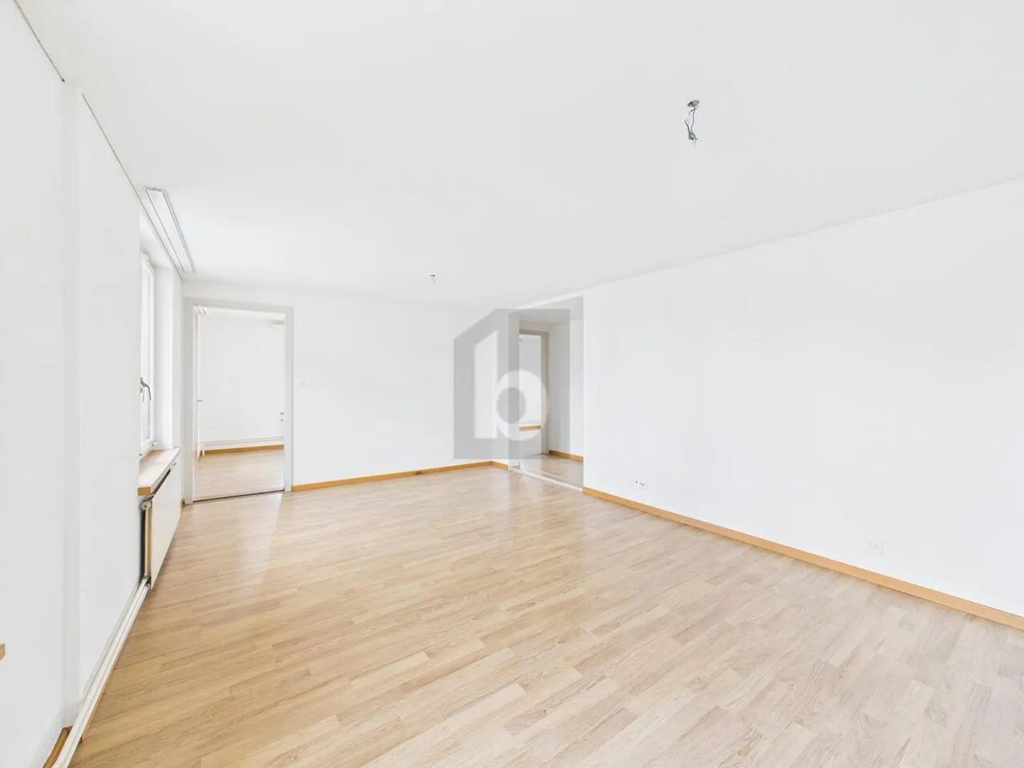 OFFRE À BON PRIX - SITUÉ CENTRAL - Photo 1 sur 6