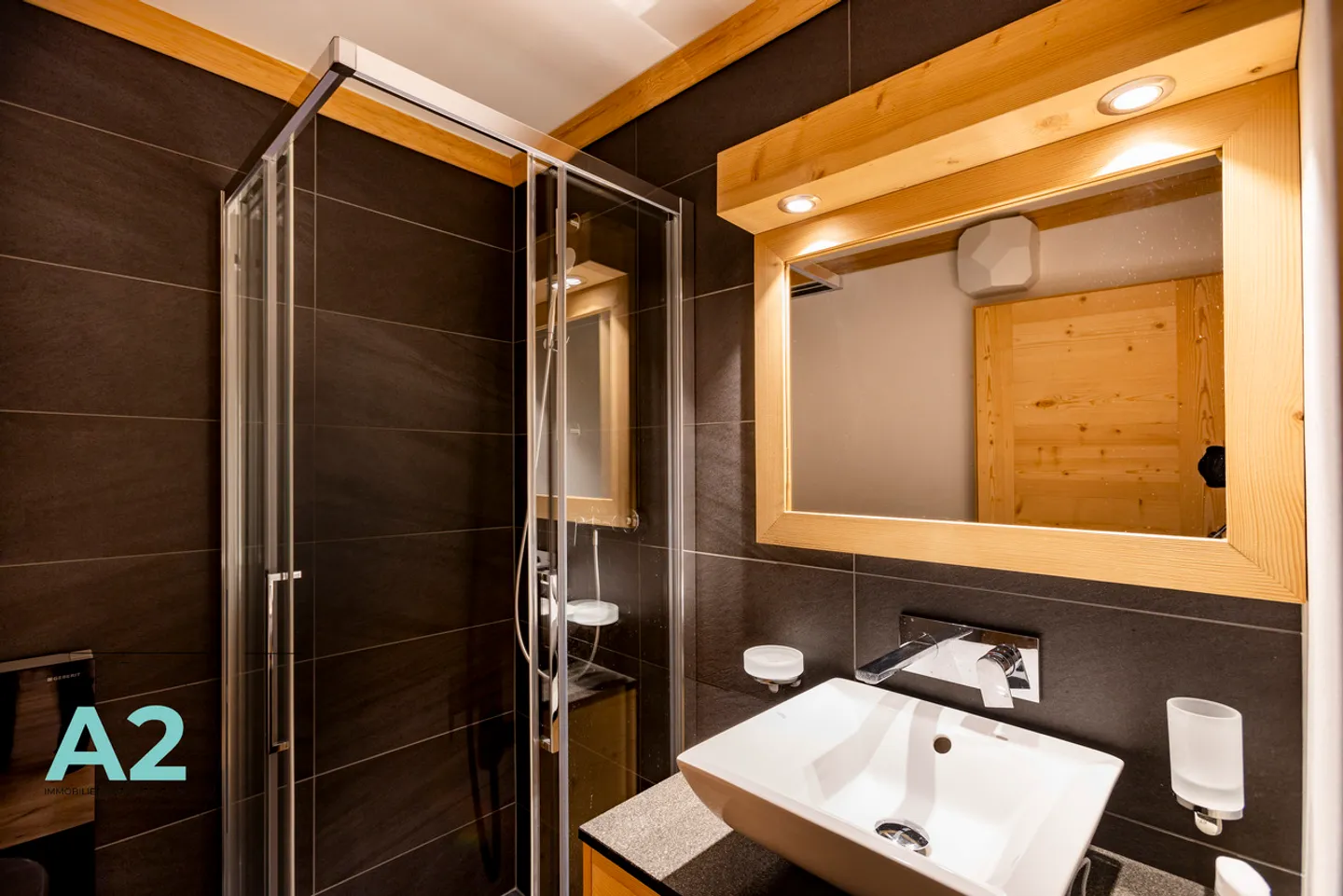 NEW - Magnifique appartement rénové en bordure du golf et au centre - Photo 8 sur 14