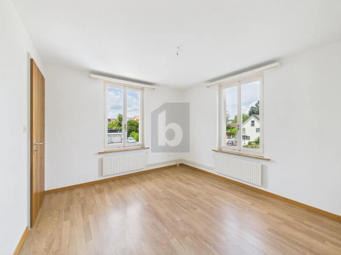 OFFRE À BON PRIX - SITUÉ CENTRAL - Photo 3 sur 6