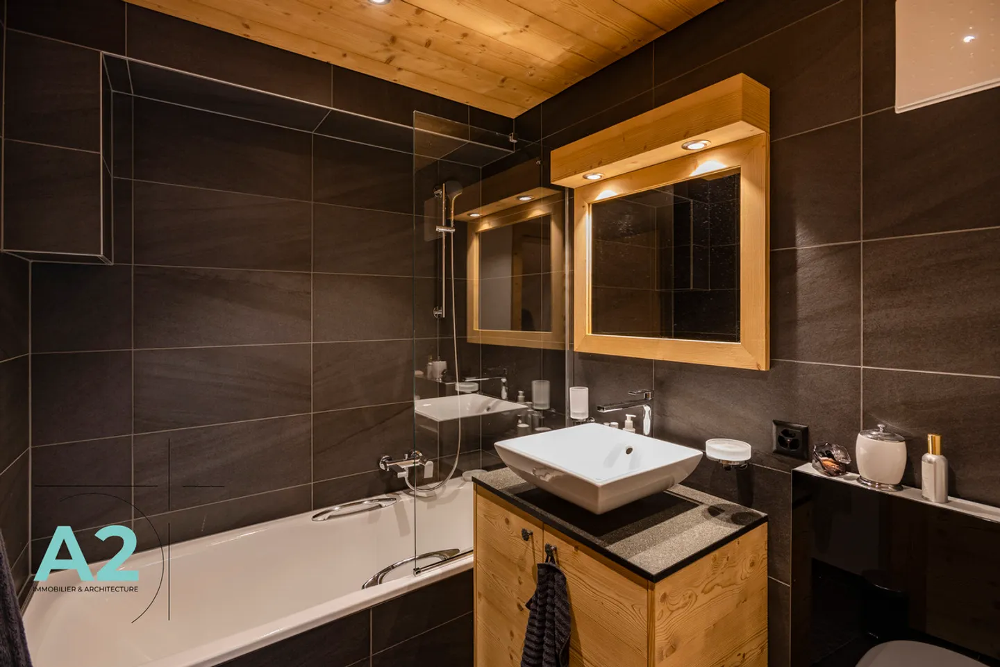 NEW - Magnifique appartement rénové en bordure du golf et au centre - Photo 9 sur 14