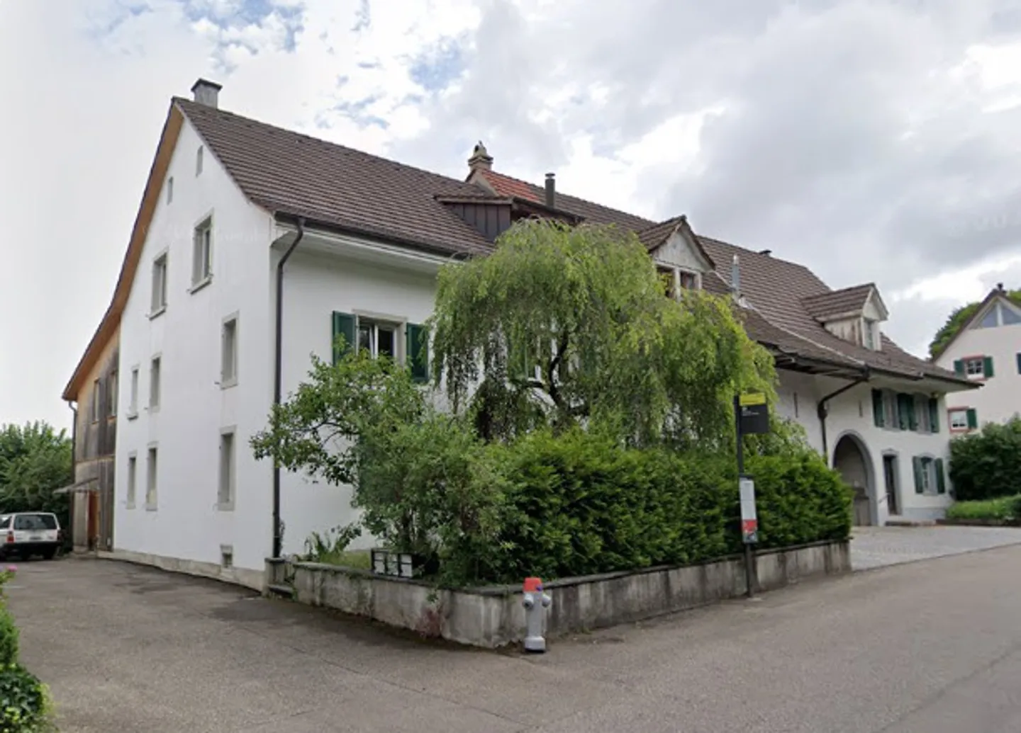 Maison multigénérationnelle avec charme historique à Pratteln - Photo 1 sur 10