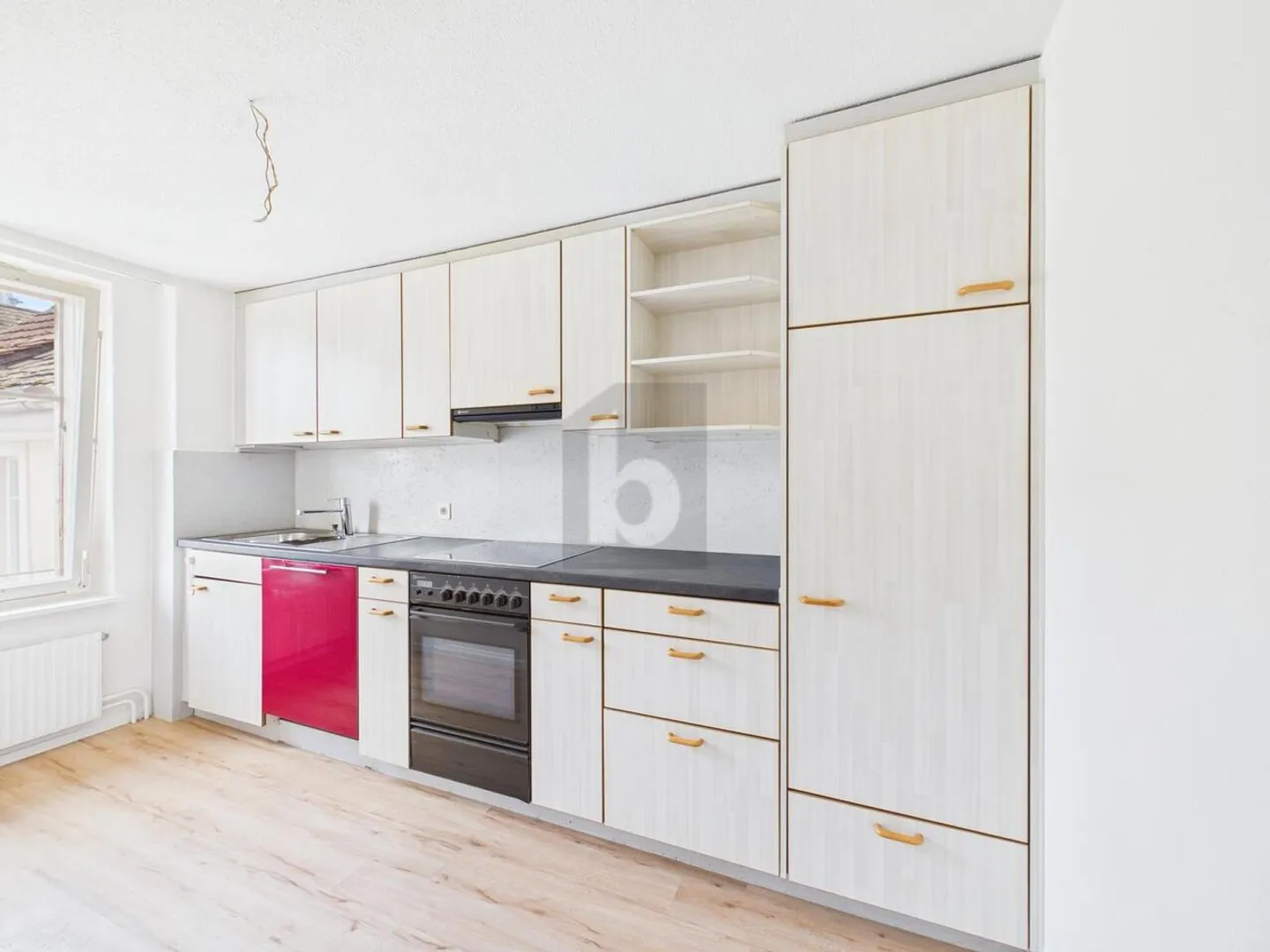 OFFRE À BON PRIX - SITUÉ CENTRAL - Photo 4 sur 6