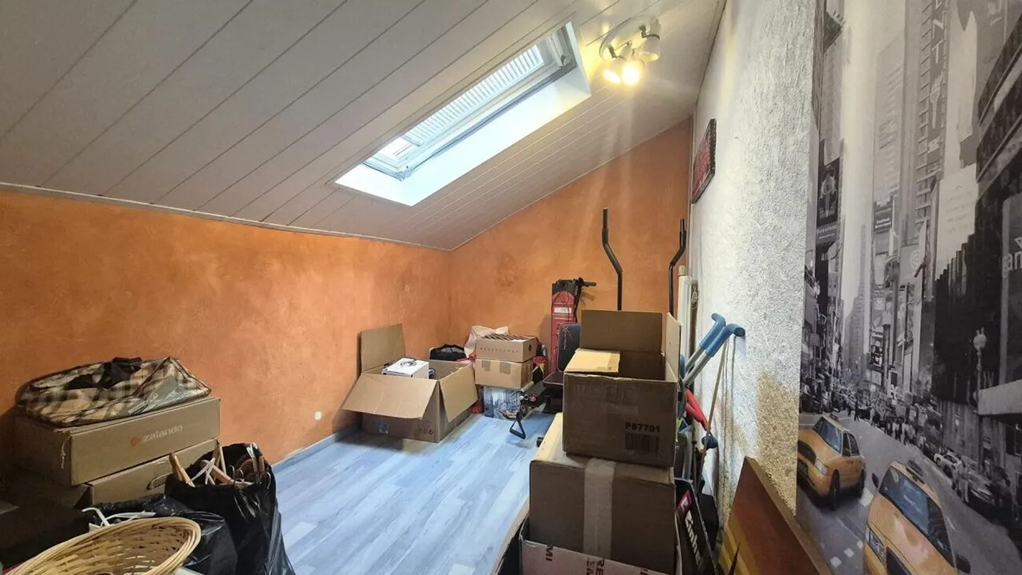 Stunning 6-room apartment with parking space and various outbuildings - Photo 14 of 18