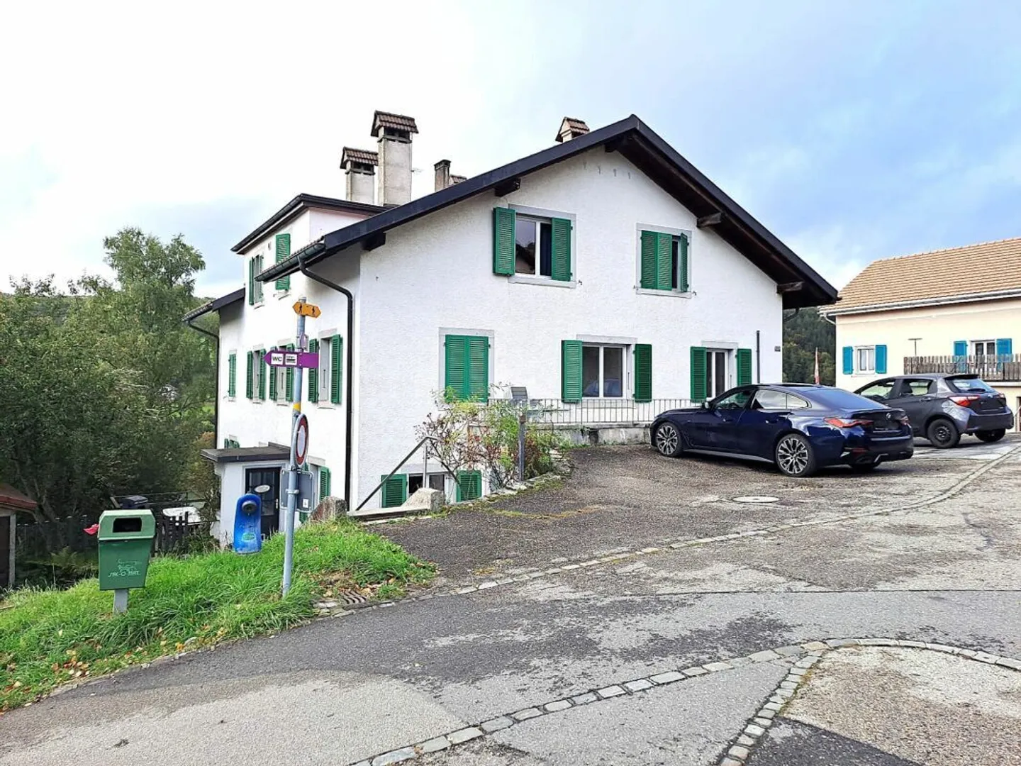 Stunning 6-room apartment with parking space and various outbuildings - Photo 16 of 18