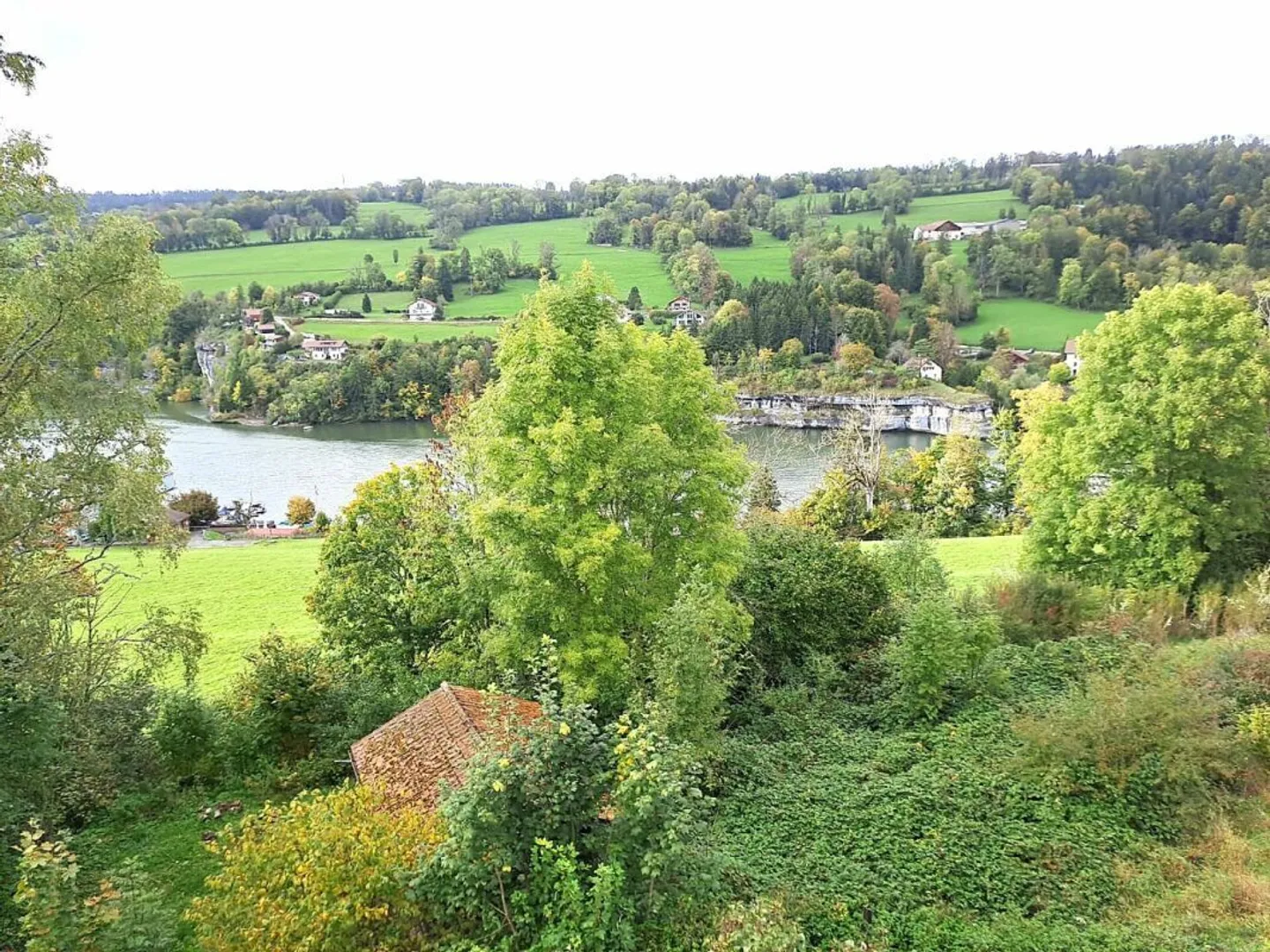 Stunning 6-room apartment with parking space and various outbuildings - Photo 17 of 18