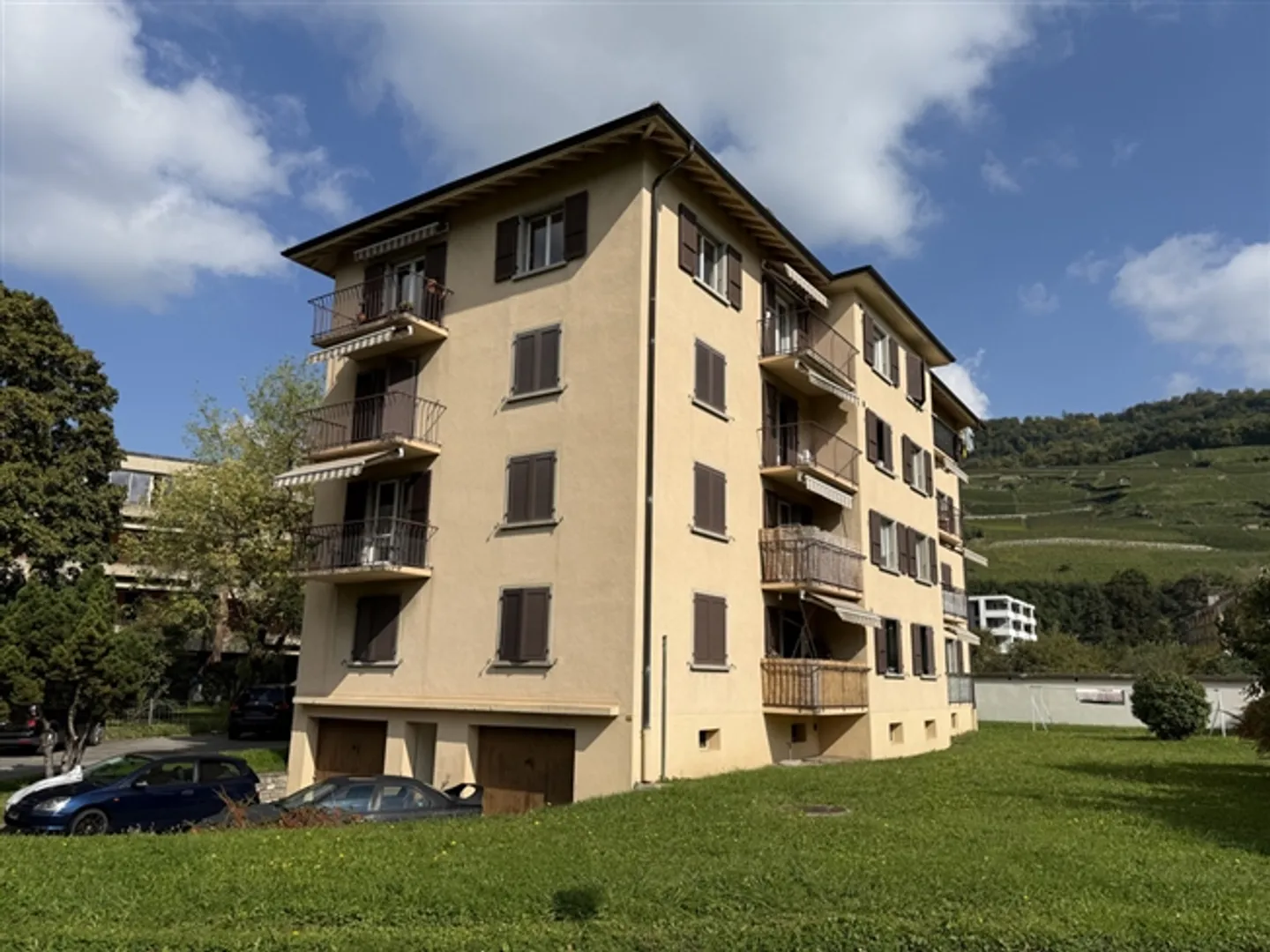 In affitto - parcheggio esterno - Foto 2 di 3