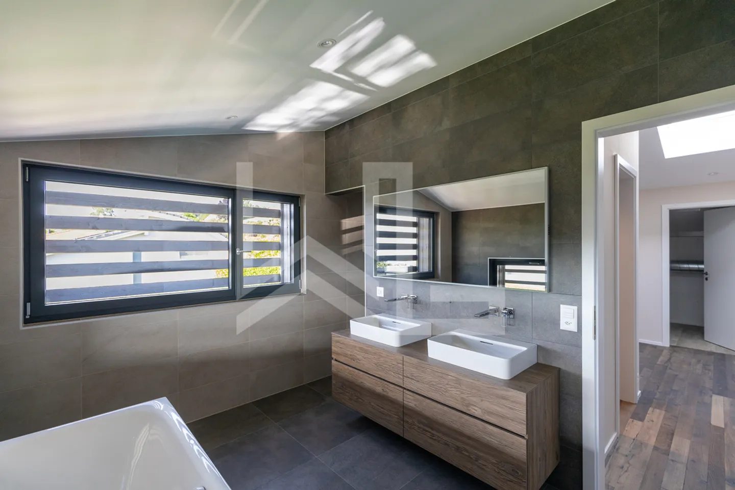 Schönes Anwesen mit außergewöhnlichem Blick auf den See und die Alpen - Foto 11 von 13